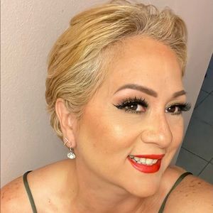 🌹Meet your Posher, Elizabeth🌹